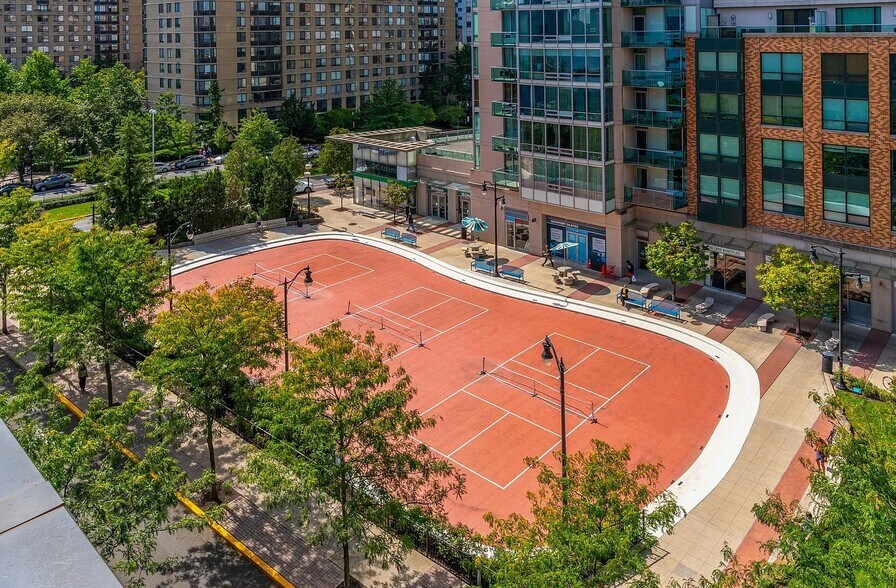 Seasonal Pickleball Courts - 20 Newport Pky