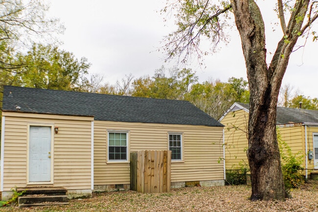 Building Photo - 2019 S Whitehill Dr
