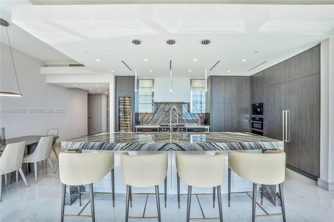 Building Photo - 17901 Collins Ave