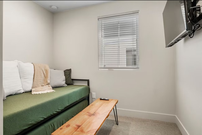 Building Photo - 1348 Zenobia St