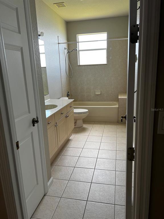 Building Photo - 2706 Bartlet Dr