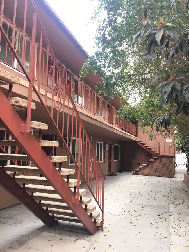 Building Photo - 7010 Jordan Ave