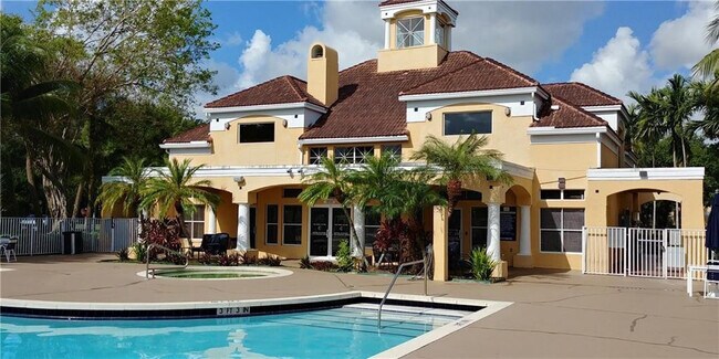 Building Photo - 2425 NW 33rd St