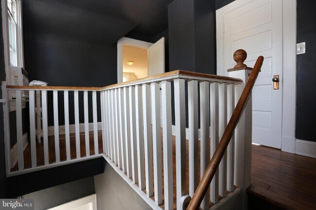 Building Photo - 730 St Johns Rd