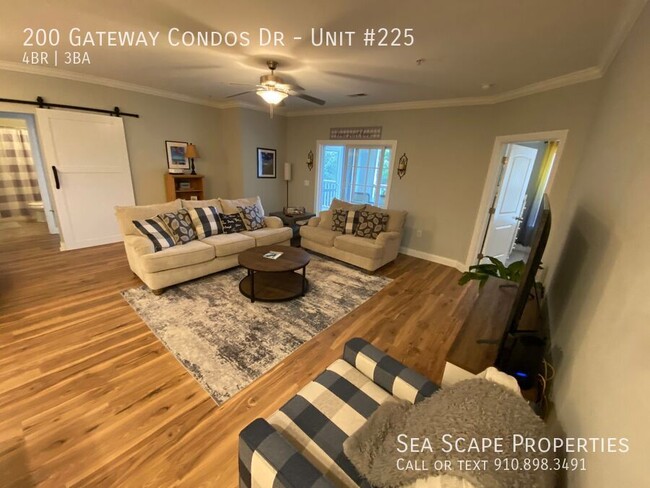 Building Photo - 4bed/2.5 Bath Apartment in Surf City