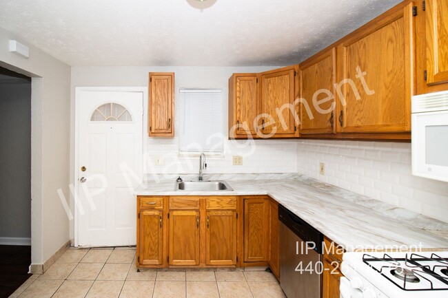 Building Photo - Beautiful 3 bedroom unit in Miles Landing....