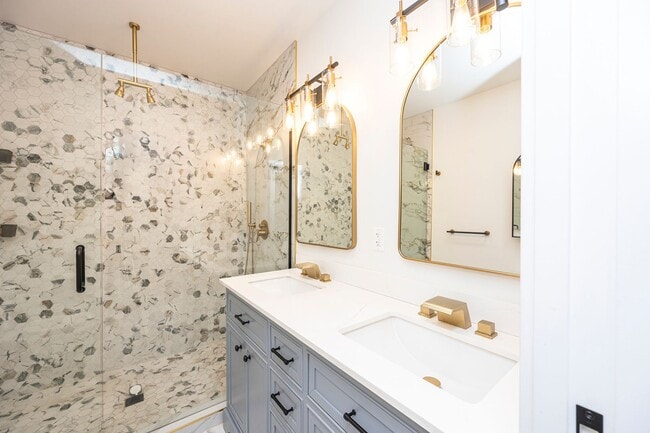 Building Photo - Lakewood Rambler 3 bedroom + Bonus