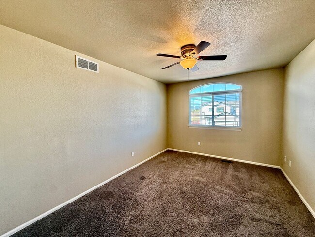 Building Photo - Spacious 4-Bedroom Home with Main level Living