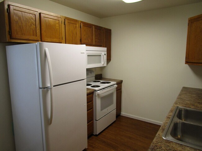 Building Photo - 3538-3540 Prescott Dr.