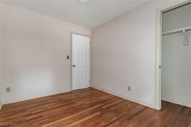 Building Photo - 8279 Westmoor Rd