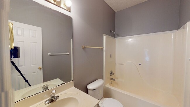 Building Photo - Wonderful 4 bedroom, 3 bath home in Grand Oaks Millbrook