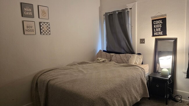 Building Photo - Great home in central La Grande