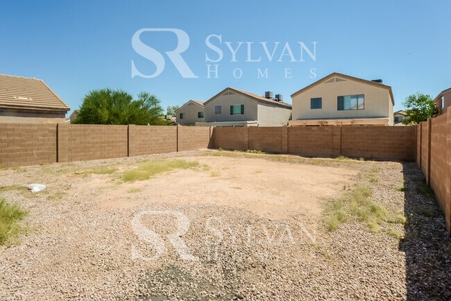 Building Photo - This is the home you have been waiting for!