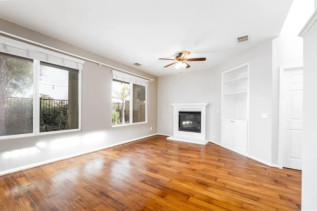 Building Photo - 25357 Avanti Ct