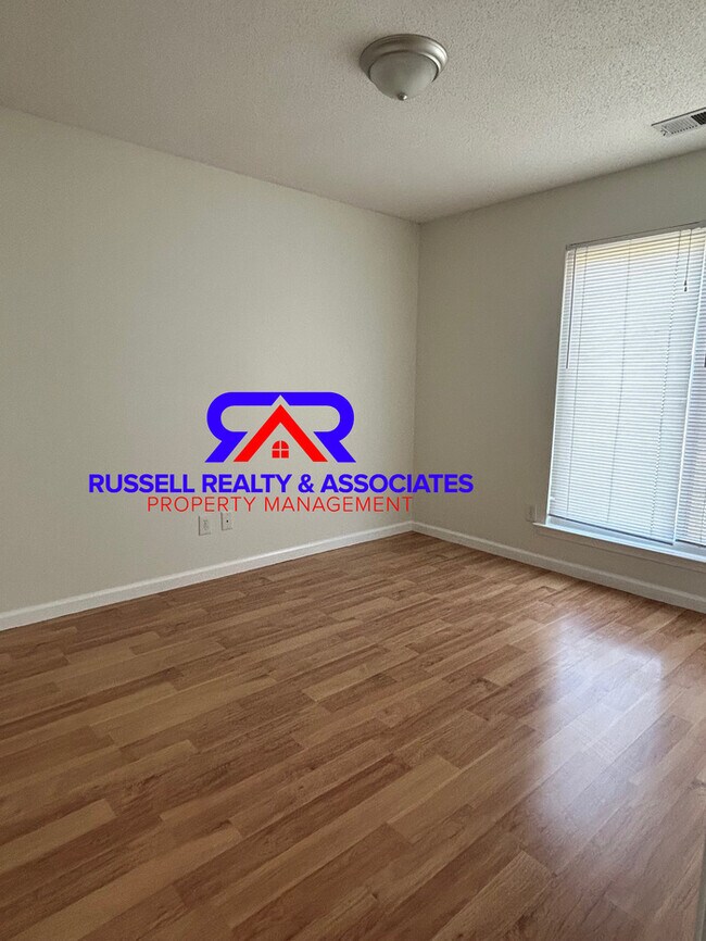 Building Photo - COMING SOON- One Level Garden Home in Alab...