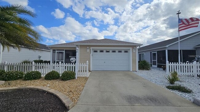 Building Photo - 2552 Red Cedar Ln