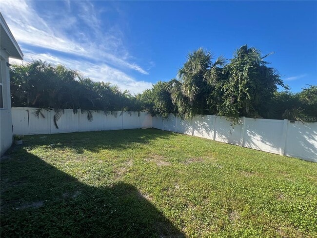 Building Photo - 10487 Atenia St