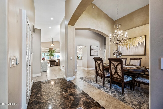 Building Photo - 1817 E Willow Tree Ct