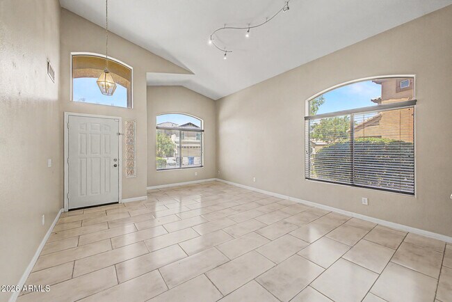 Building Photo - 4809 W Valencia Dr