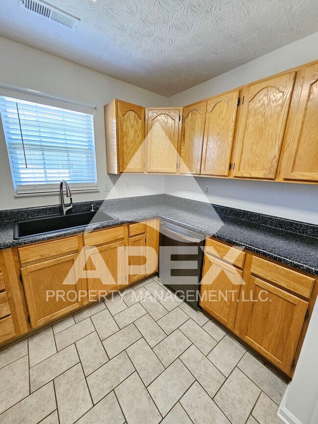 Building Photo - 8705 Trapper Ln