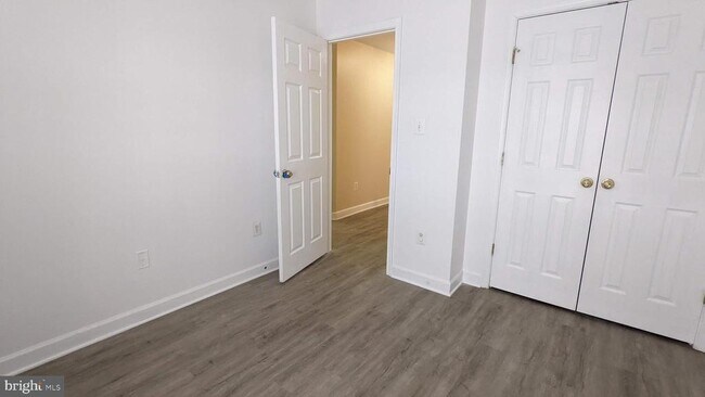 Building Photo - 829 Gallows Ct