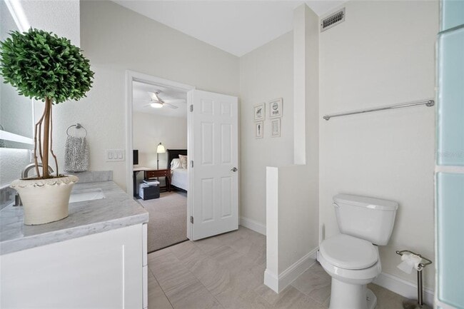 Building Photo - 540 59th Ave