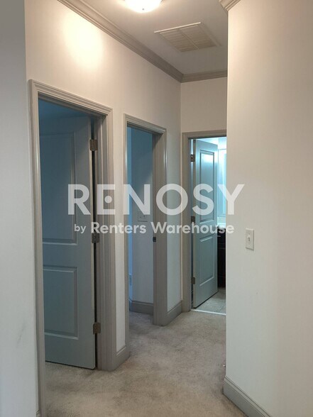 Building Photo - 2422 Tenor Ln