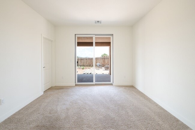 Building Photo - Stunning 3-Bedroom Home with Mountain Views in Tessera