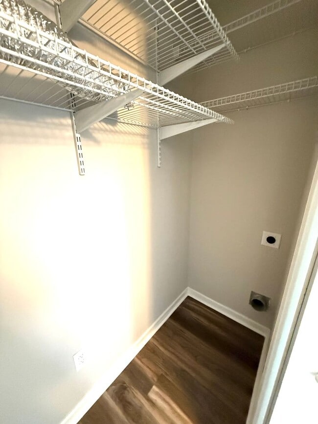 Building Photo - ** 3 Bed 2 Bath located in Thorington Trac...