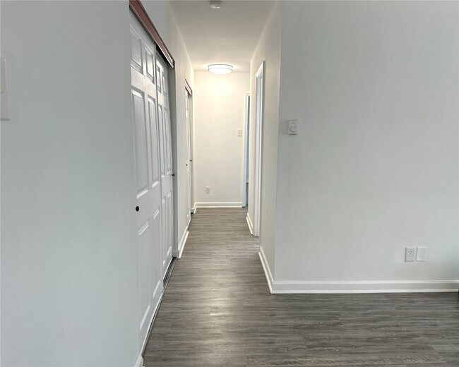 Building Photo - 7571 Hazelcrest Dr