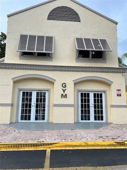 Building Photo - 8353 Lake Dr