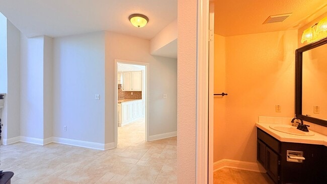 Building Photo - Gorgeous Two (2) Suites--- Executive Style 2BD/2.5BA + Loft, Two-Story TH at The Lake at Canyon L...