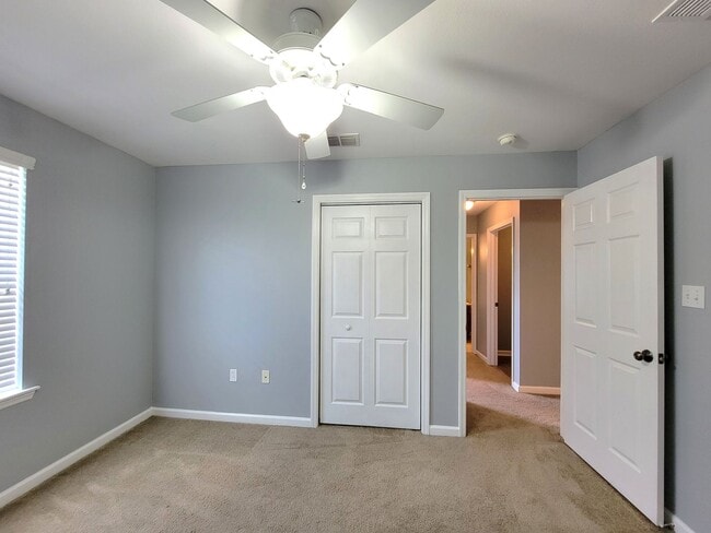 Building Photo - 3 bedroom townhome for rent July 6, 2026  renting for $1775