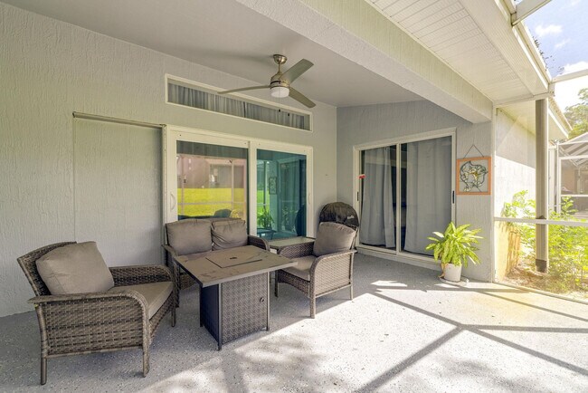Building Photo - 3343 Bluffview Dr