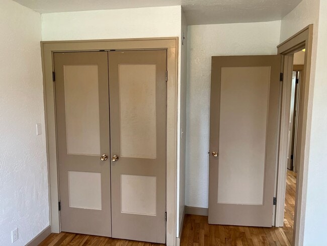 Building Photo - 3 Bed, 1.5 Bath near Rose Garden and Willamette River bike path in Whiteaker