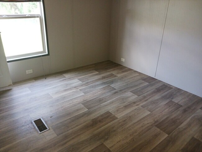Building Photo - Live Oak Terrace-Lot 14