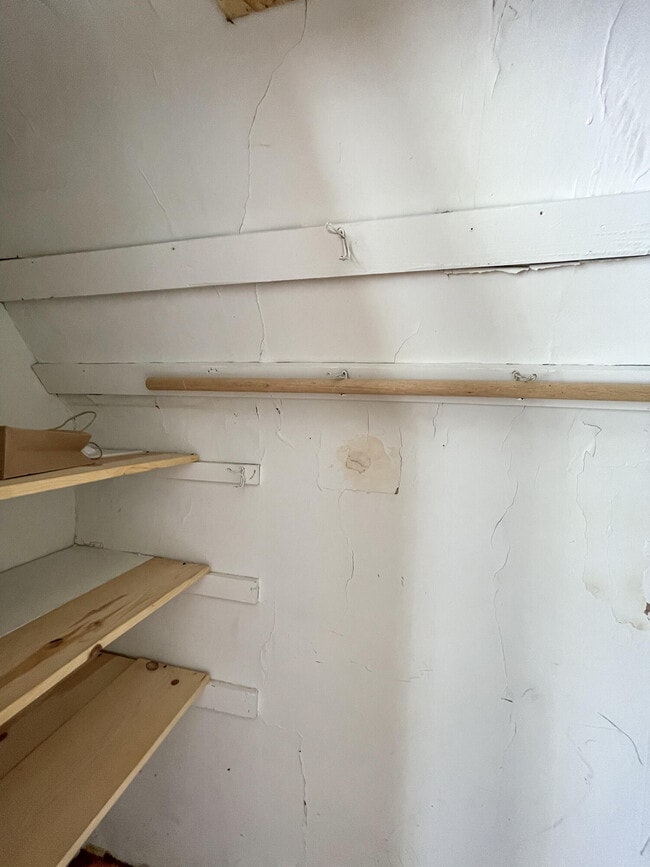 Building Photo - 21 Anderson Ave