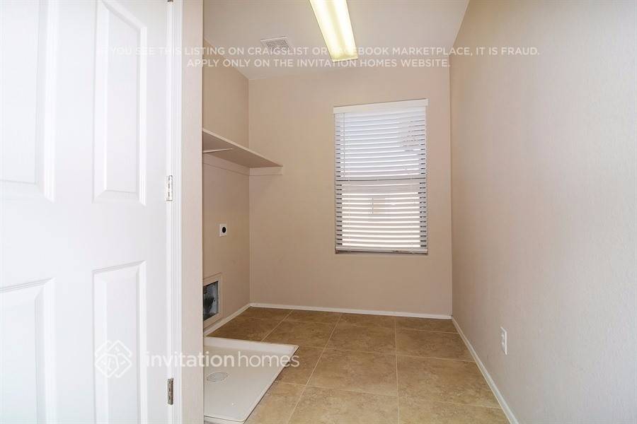 Building Photo - 18553 W Mariposa Dr