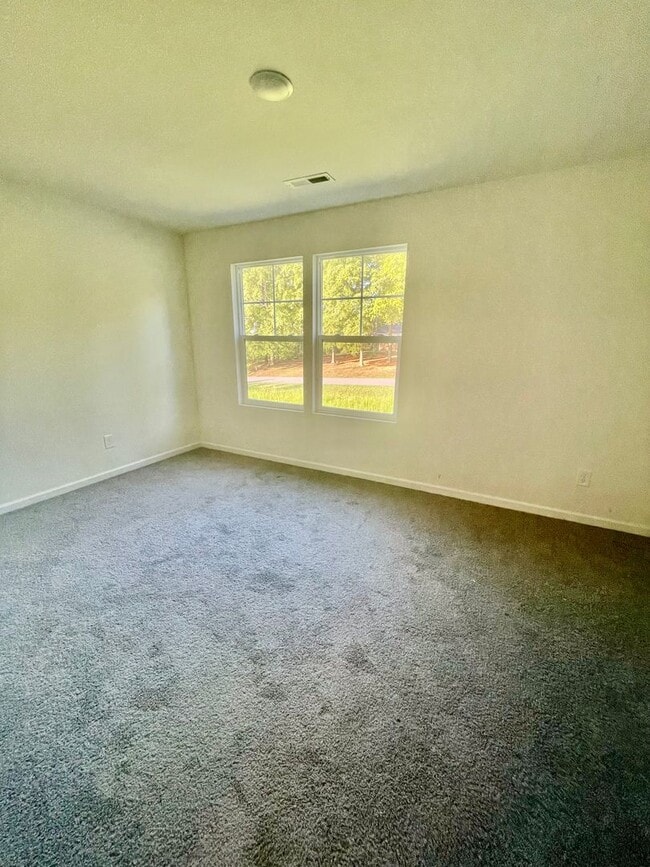 Building Photo - Welcome to this stunning 3-bedroom, 2.5-ba...