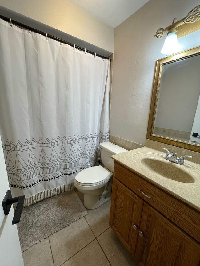 Building Photo - 5108 Ravensdale Way