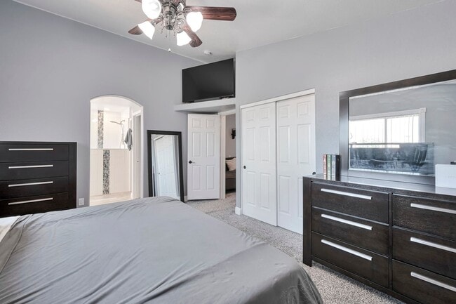 Building Photo - Your Spacious DREAM Home in The Heart of Gilbert!