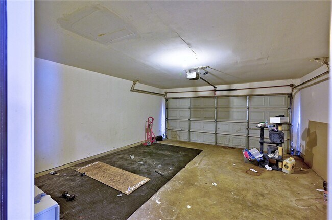 Building Photo - 19803 Lindenwick Ct