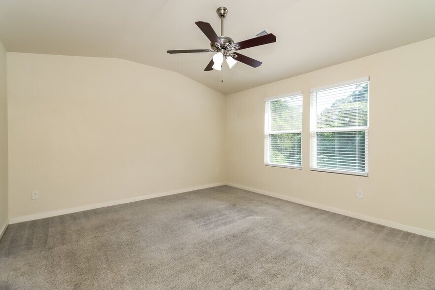 Building Photo - 212 Alton Cir