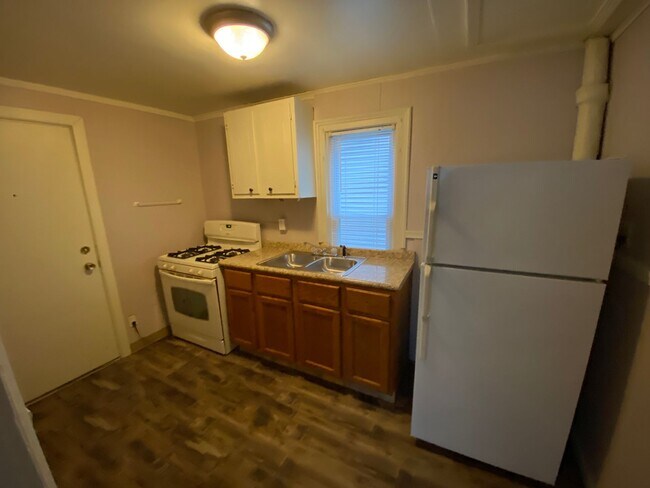 Building Photo - 846 Jennette Ave NW