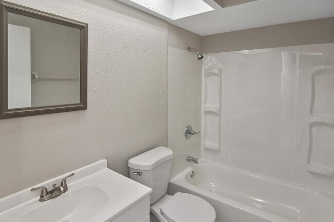 Building Photo - 2374 Dorsey Dr