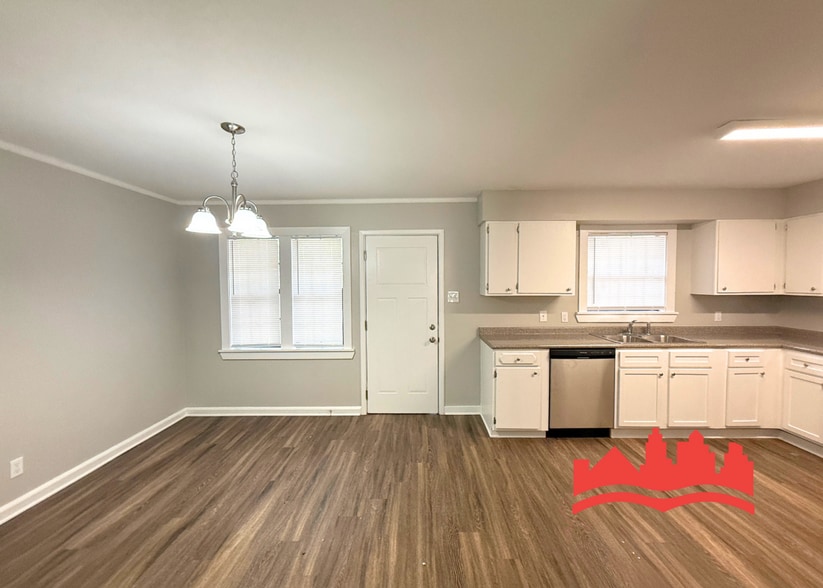 Building Photo - 1241 Broadmoor St