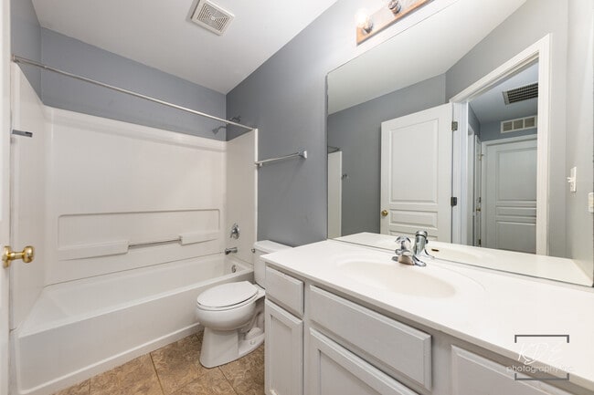 Building Photo - 603 Conservatory Ln