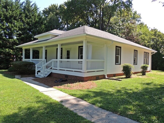 Building Photo - 1712 Old Niles Ferry Rd