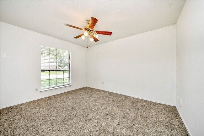Building Photo - 16134 Coleburn Dr