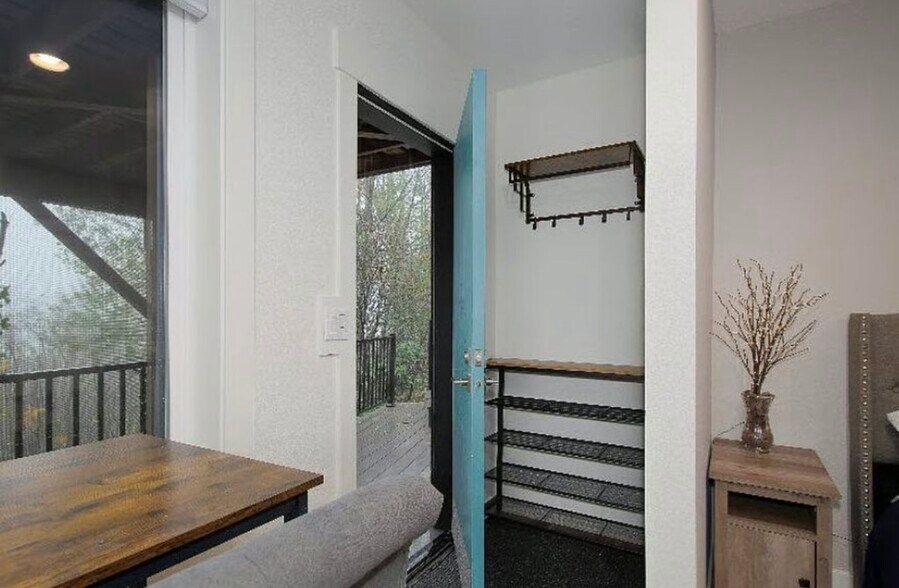 Building Photo - 645 SW 83rd Ave